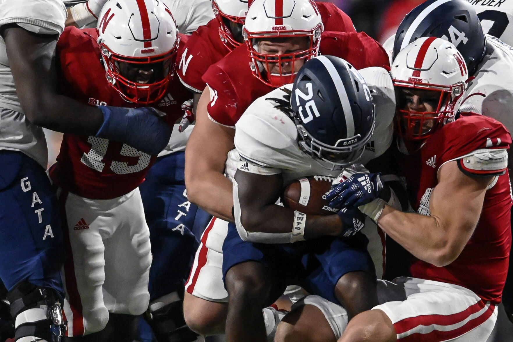 091122-HuskerFball30.jpg